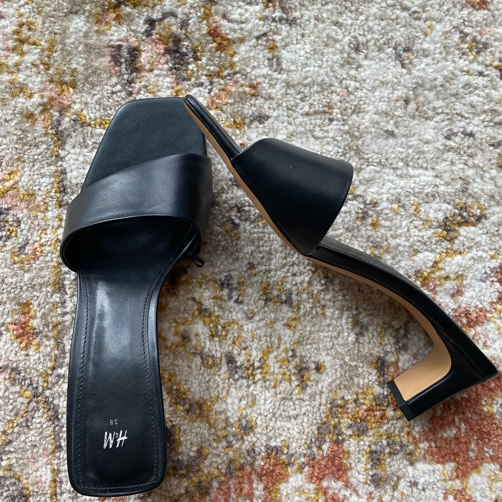 H&M kitten heel